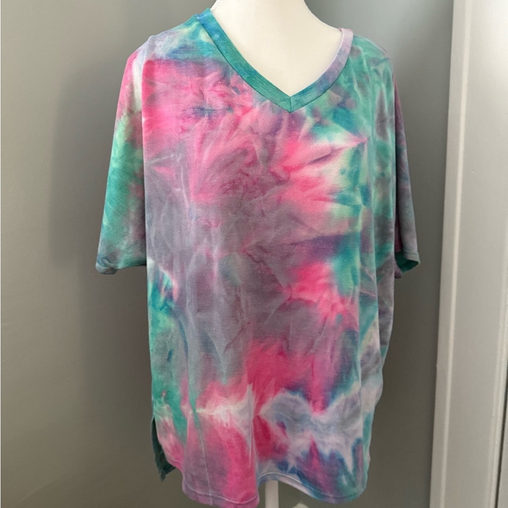 Vibrant Tie-Dye V-Neck Women’s Top